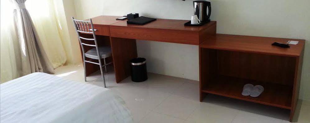 Parkway Hotel Surigao City Dış mekan fotoğraf